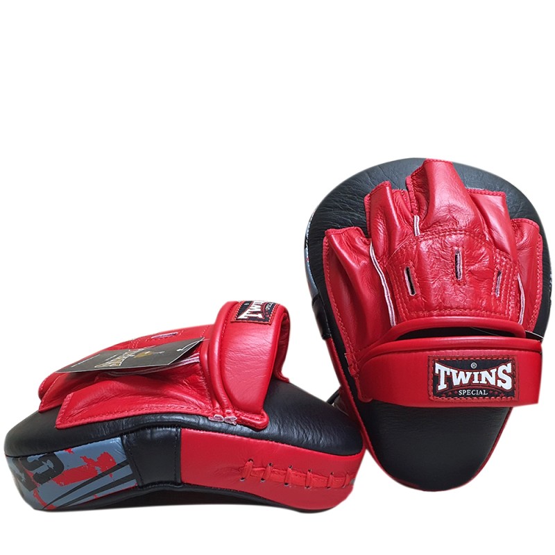 Twins Special PML10 Лапы Боксерские "Focus Mitts In Curved Style" Тайский Бокс Черные с Красным