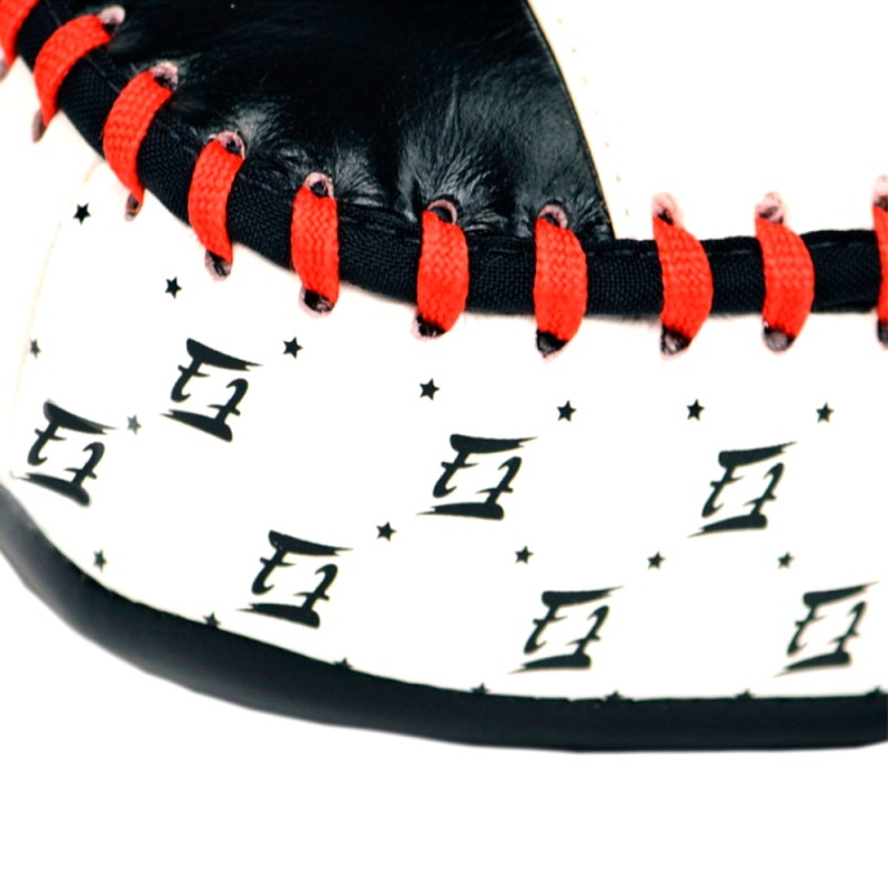 Fairtex KPLC3 Пады Тайский Бокс "Extra Thick Curved Kick Pads" Черно-Белый